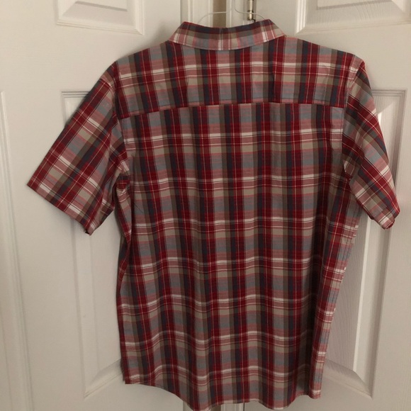 Like New Columbia SSBD - red plaid short sleeve button down- Mens M - Picture 3 of 6